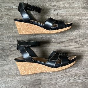 Clarks In Capri Strap Black Leather Sandals NWOT